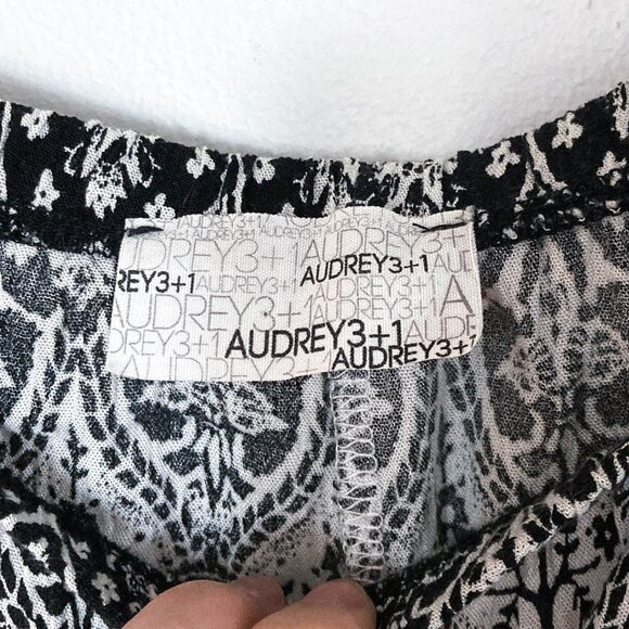 3 FOR $15 Boho Short shorts - Picture 9 of 9